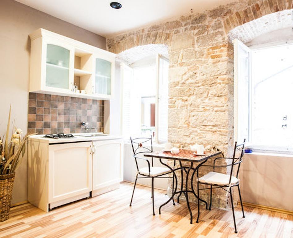 Zara City Apartments Kamer foto