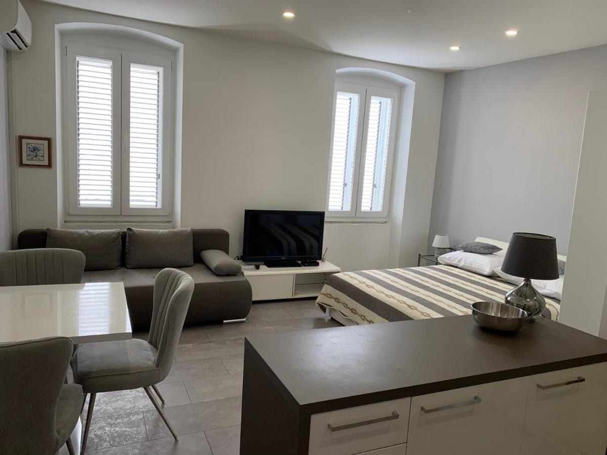 Zara City Apartments Buitenkant foto