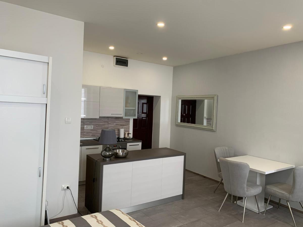 Zara City Apartments Buitenkant foto